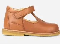 Classic_mary_janes__Bruin_1