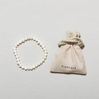 Pearly_white_bracelet