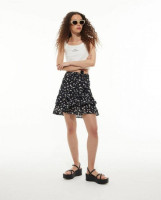 Printed_ruffle_skirt_daisies_1
