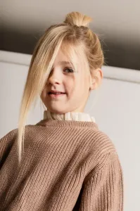 Knitted_Sweater_Bruin_2