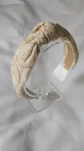 Knot_Embrodery_Linen_Beige